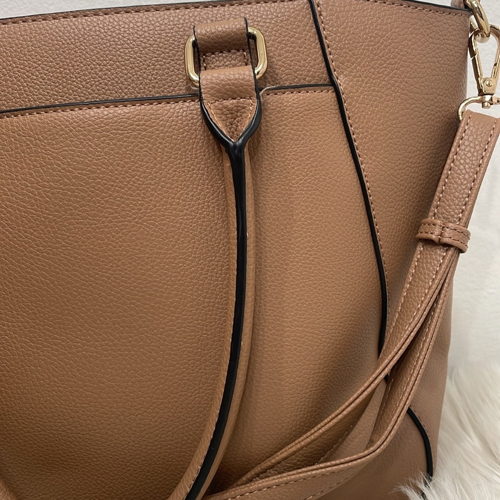 G.H BASS & CO Bag - Picture 4 of 14